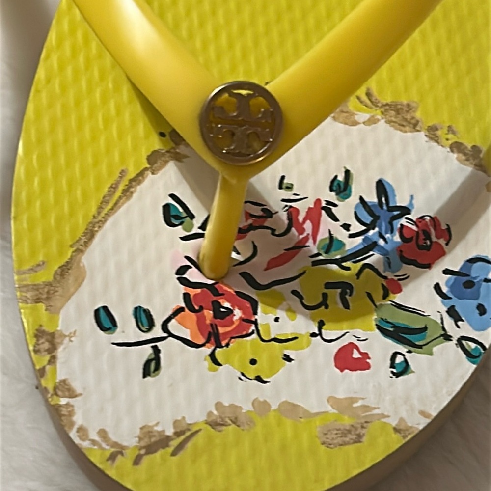 TORY BURCH, Yellow Floral Flip Flops Sz 9